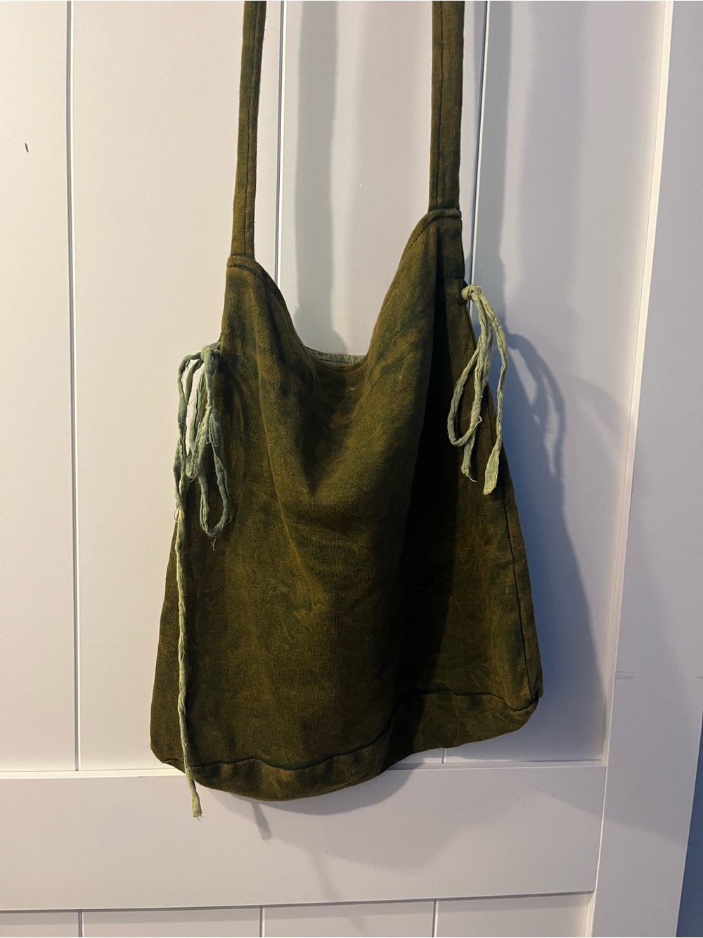 Olive Green Embroidered Peace-Emblem Shoulder Bag - Picture 4 of 4